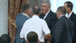 Либералы требуют наказать депутата-коммуниста Григория Петренко