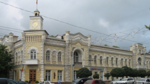 ЦИК утвердит мандаты троим советникам ПКРМ в МСК