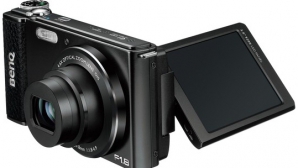  BenQ создала фотокамеру с поворотным дисплеем 