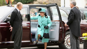 Букингемский дворец ищет водителя для королевы