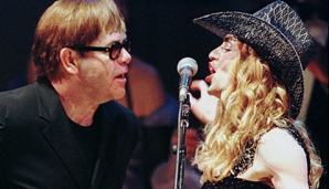 Элтон Джон сравнил Мадонну со стриптизершей