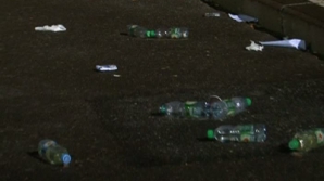 После праздничного концерта центральная площадь была завалена мусором