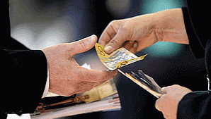 Требовал от пассии 800 евро, обязуясь не публиковать в Сети ее откровенные фото  