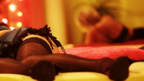 Таксист сексуально эксплуатрировал несовершеннолетних в столичной квартире