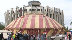 Украинские цирковые артисты развлекают молдавскую публику