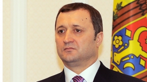 Влад Филат критикует действия  вандалов, разрушающих памятники