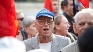 Протест ПКРМ и СДПМ перед Дворцом республики ФОТОГАЛЕРЕЯ