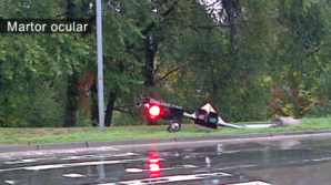 Власти не спешат установить сбитый светофор (ФОТО)