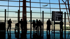 Авиакомпании обяжут компенсировать пассажирам задержки и отмены рейсов