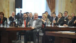 Оппозиция утверждает, что главы СИБа, НЦБК и НАК назначены по политическим критериям