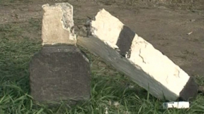 Грузовик сбил шлагбаум на железнодорожном переезде в Окнице