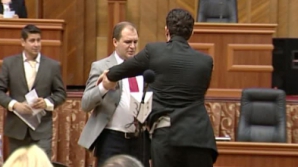 Эксперты объяснили неадекватное поведение некоторых депутатов