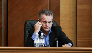 Коммунисты требуют отставки Влада Плахотнюка 