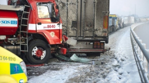 100 машин столкнулись на мосту в Швеции (ФОТО)