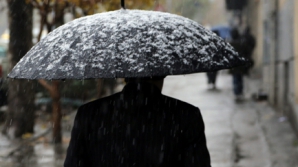 В Афинах впервые в этом году идет снег