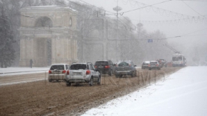 В Кишиневе из-за непогоды произошло более 80 аварий 