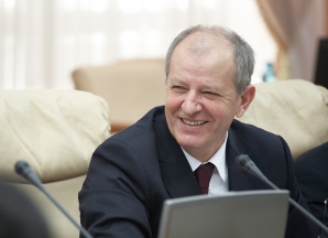 Министр Усатый не намерен участвовать в заседании комиссии по здравоохранению