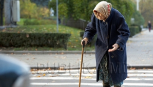 Неутешительные прогнозы: "Молдова рискует стать страной политиков, стариков и инвалидов"