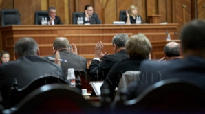 Сколько потратил парламент за 300 часов, проведенных депутатами на пленарных заседаниях 2012 года