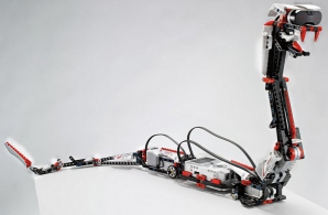 Представлен робот от LEGO, управляемый мобильным телефоном