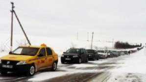 Эксклюзивный репортаж с трассы Бельцы-Глодяны: Около 100 машин заблокированы из-за снегопадов