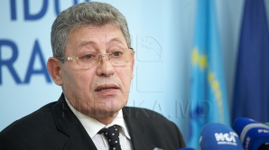 Михай Гимпу: Влад Филат сидит в кресле премьер-министра, но чей он премьер, я, право, не знаю