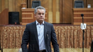 На первом заседании весенне-летней сессии парламента Влад Плахотнюк рискует лишиться своего поста