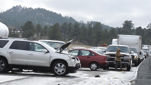 В Канаде около сотни людей пострадали в ДТП на обледенелом шоссе