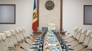 "Новые люди во главе кабмина восстановили бы имидж АЕИ-3"