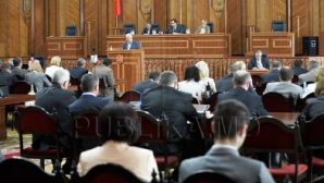 «Политики должны сформировать новое парламентское большинство, чтобы избежать досрочных выборов»