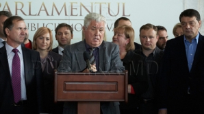 ПКРМ против АЕИ: депутат-коммунист прокомментировал в сети заседание партии (ФОТО)