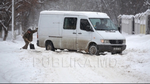 Стали жертвой снегопада? Высылайте фото и видеоматериалы, а мы постараемся помочь