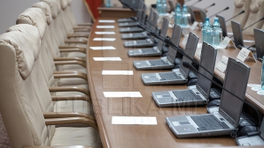 Эксперты: Премьер во главе правительства технократов не имел бы никакой поддержки 