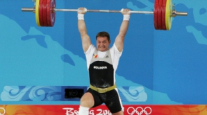 В парламенте место Виктора Попы займет тяжелоатлет Вадим Вакарчук 