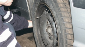 Молодые люди крали автомобильные колеса в столице и продавали их в Оргееве (ВИДЕО)