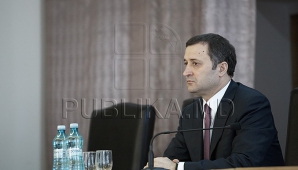 "Влад Филат мог бы снова претендовать на должность премьера, но после перерыва"