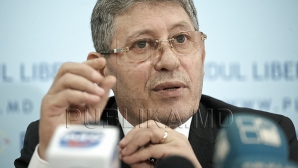  Гимпу готов простить некоторых реформаторов: Хадыркэ, Гуцу и Бодруг носились с пакетиком монпансье