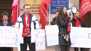 Молодые социалисты протестовали против затягивания регистрации группы по рефендуму 