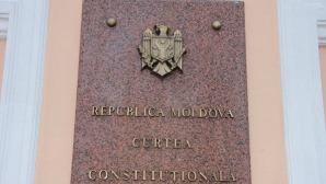 КС предстоит высказаться о законности расширения полномочий кабмина и отставке министров ЛП