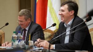 На заседании мэрии Киртоакэ смеялся во время выступления чиновницы (ВИДЕО)