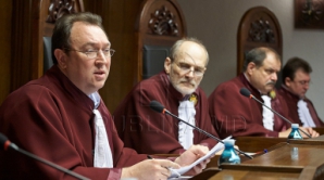 ЛДПМ настаивает на возможности отправлять в отставку судей КС. Венецианская комиссия: Это неконституционно и противоречит европейским нормам