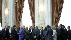 Политическая неделя: Переговоры по созданию парламентского большинства, возвращение Гурина на пост генпрокурора