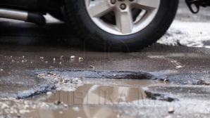 Autostrada.md: Машина с дипномерами припаркована в неположенном месте (ФОТО)