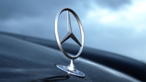 Появилось первое официальное фото нового Mercedes S-class 