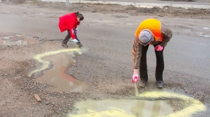"Рассерженные горожане" из Ярославля покрасят ямы на дорогах города 