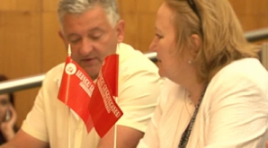 Госканцелярия требует от бельцких коммунистов отказаться от флажков с изображением серпа и молота