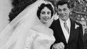 Первое свадебное платье Элизабет Тейлор продали почти за 200 тыс долларов