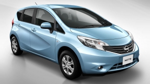 Nissan создала автомобиль с камерой, умеющей "умываться" 