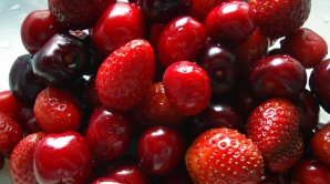 Изобилие фруктов и ягод привело к снижению цен 