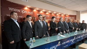 Либералов Михая Гимпу призывают вступить в группу реформаторов